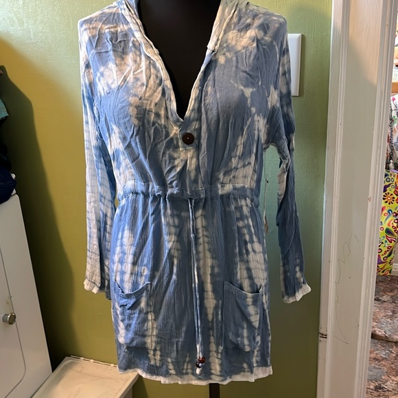 Swimsuit coverup.  Blue tiedye. Raya Sun Large - Picture 1 of 6